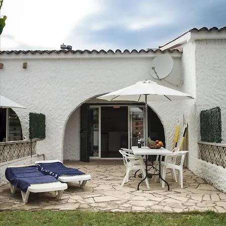 Casas Montgri إمبوريابرافا